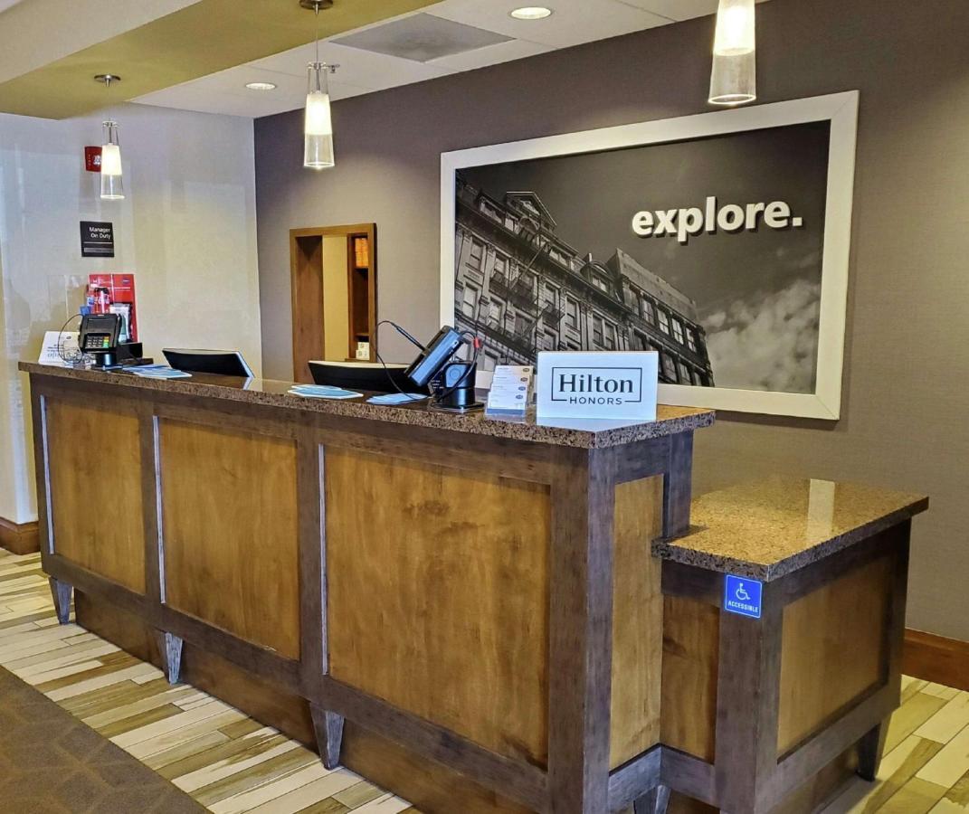 Hampton Inn & Suites Salinas Buitenkant foto