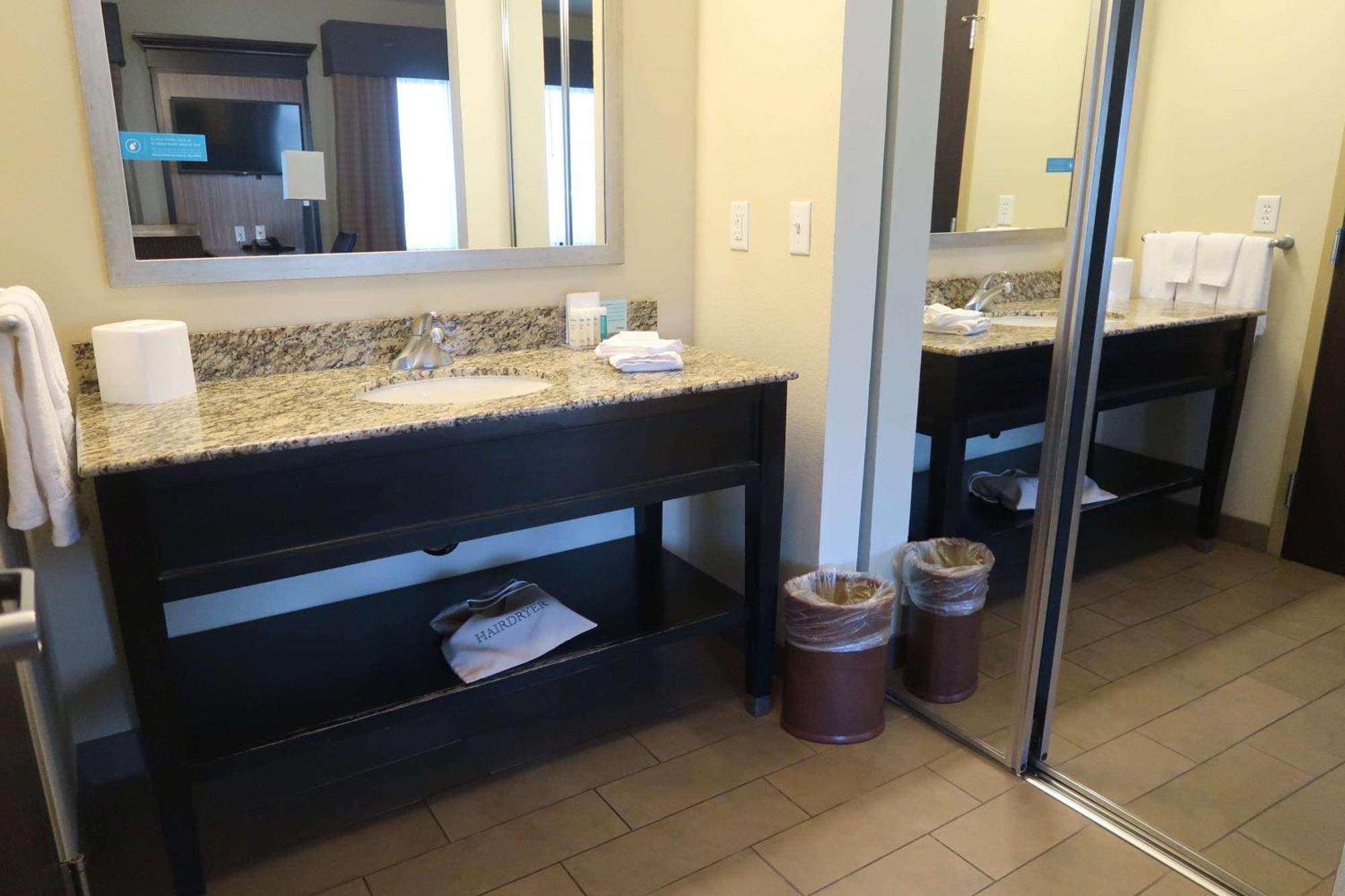 Hampton Inn & Suites Salinas Buitenkant foto