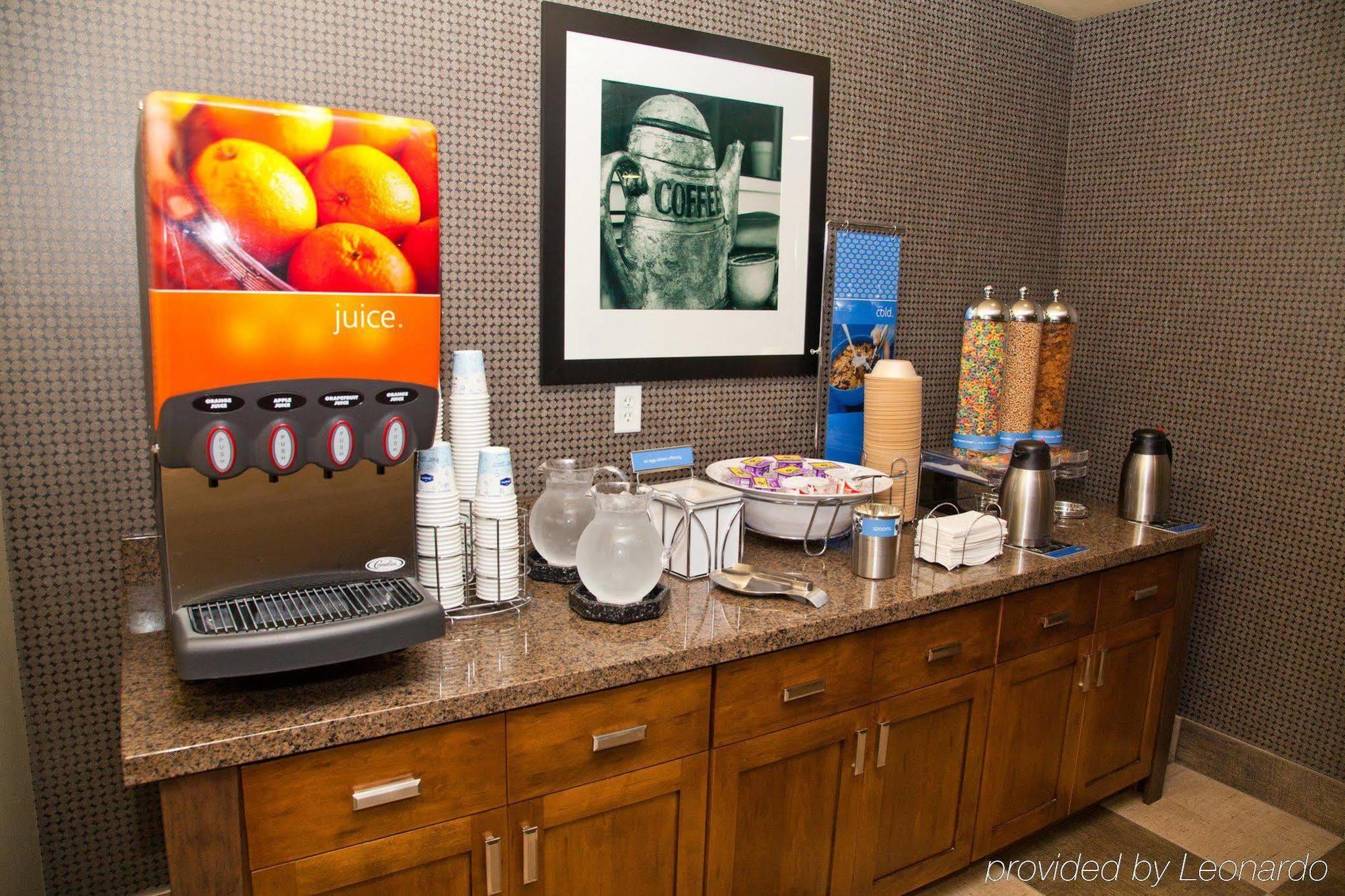 Hampton Inn & Suites Salinas Buitenkant foto